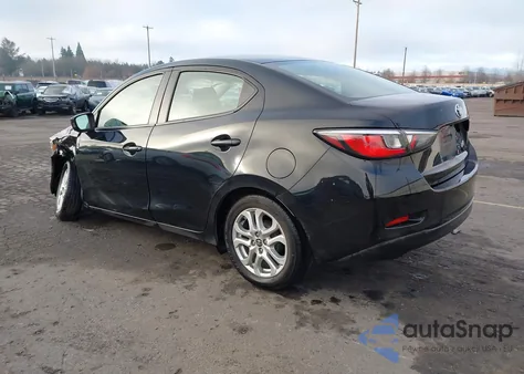 2018 Toyota Yaris Ia из США, поврежденный, VIN 3MYDLBYV2JY301933